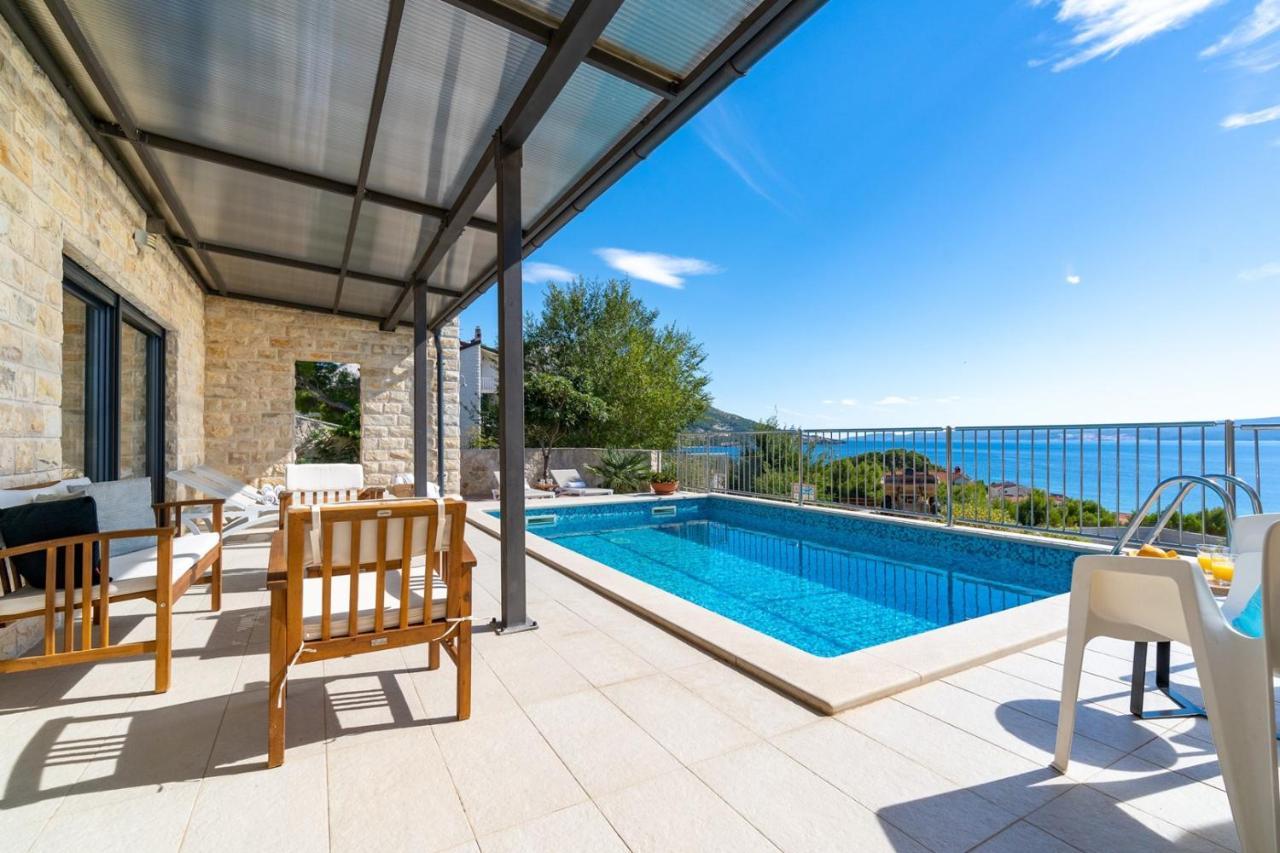 Villa Oslo - Luxury Place With Sea Views & Heated Pool, 300M Far From Sandy Beach Omis Exterior photo