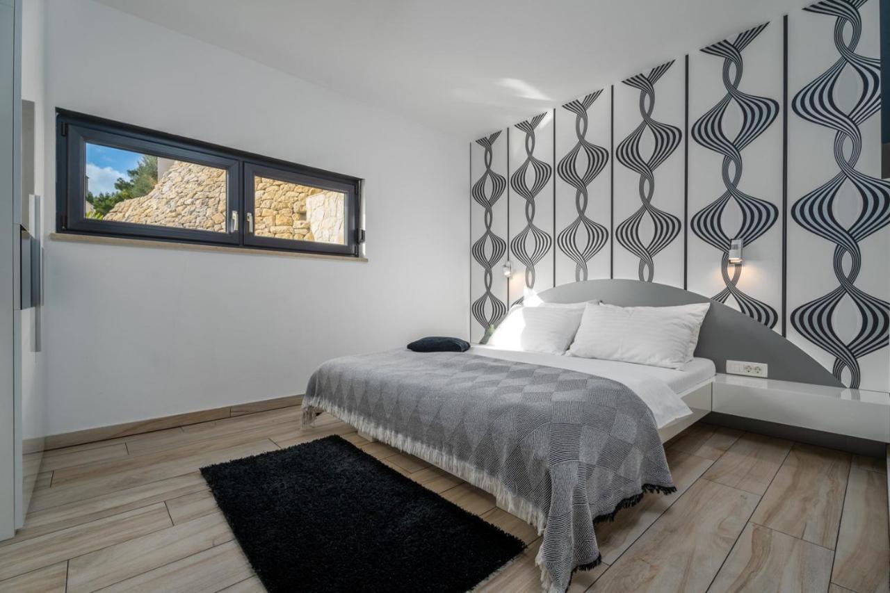 Villa Oslo - Luxury Place With Sea Views & Heated Pool, 300M Far From Sandy Beach Omis Exterior photo