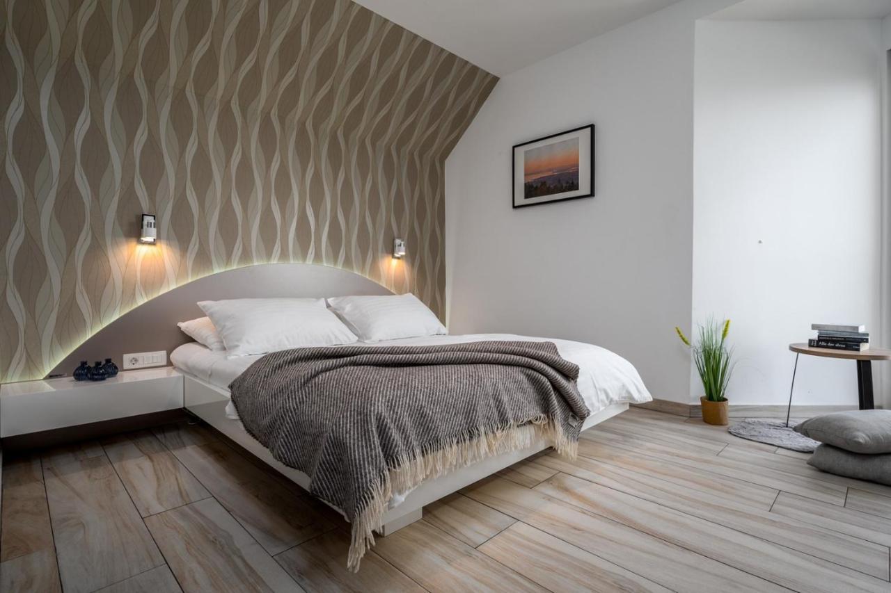 Villa Oslo - Luxury Place With Sea Views & Heated Pool, 300M Far From Sandy Beach Omis Exterior photo